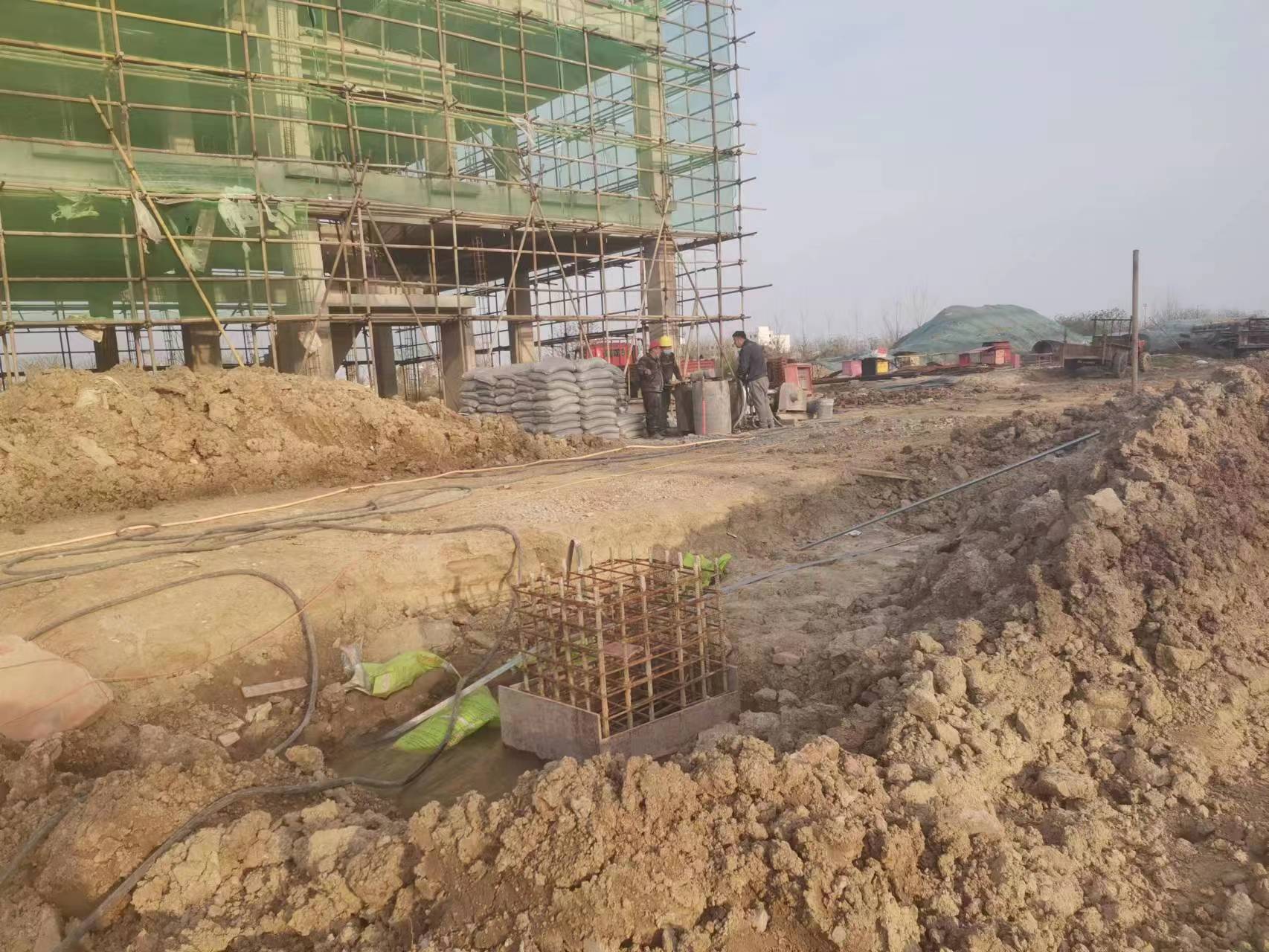 白玉当桥梁出现裂缝的时候应该及时加固修补